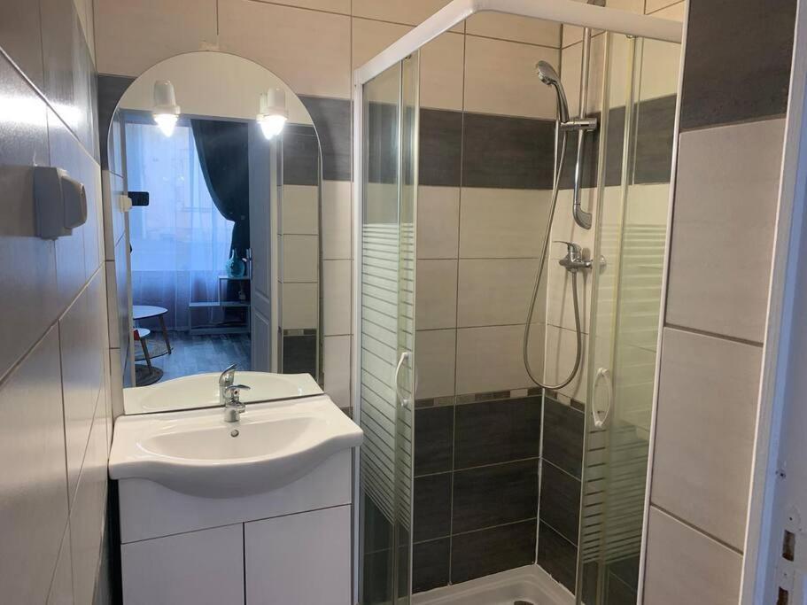 Appartement Avec Cours Gien Esterno foto